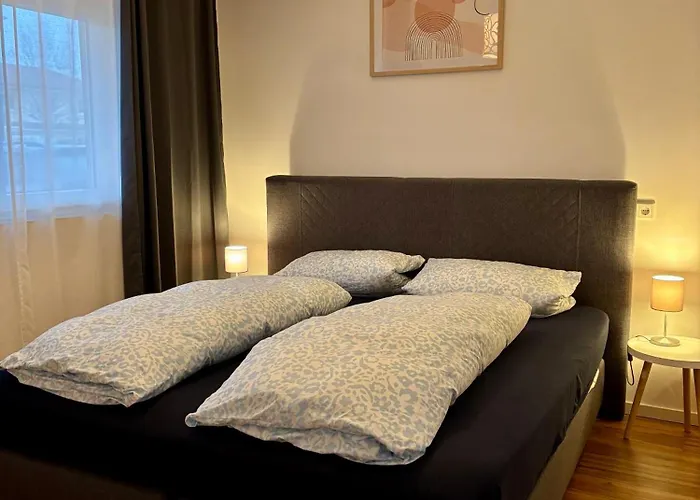 La-huettenfeld Erdgeschoss アパート ラムパートハイム