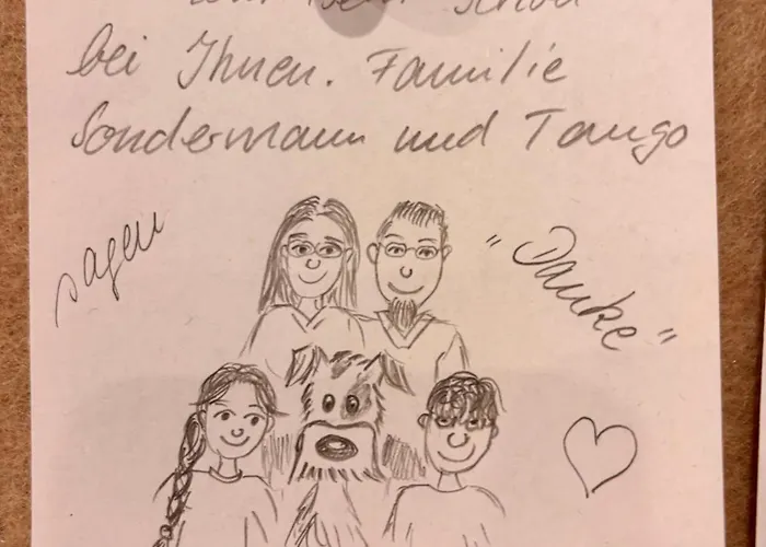 La-huettenfeld Erdgeschoss アパート *